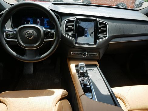 Certified 2025 Volvo XC90 T8 Ultra w/ Protection Package Premier AWD/4WD image 12