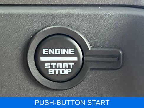 New 2025 Ford Bronco Badlands image 8