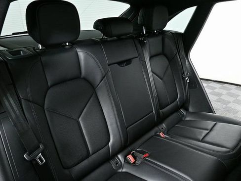 Certified 2025 Porsche Macan image 22