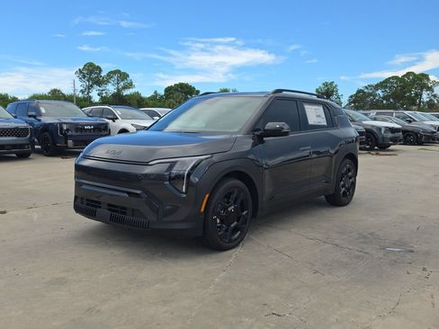 New 2027 Kia EV3 Wind FWD image 3