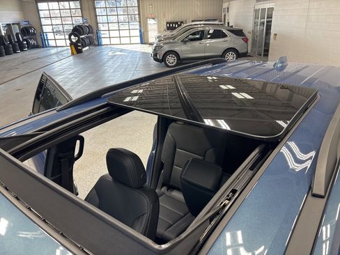 New 2026 Chevrolet Traverse LT w/ Sun and Wheel Package image 11