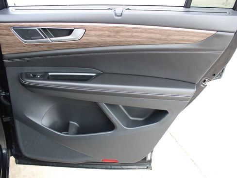 Certified 2025 Volkswagen Atlas SEL Premium R-Line image 26