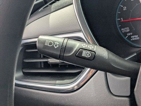 Used 2021 Chevrolet Equinox LS FWD image 13
