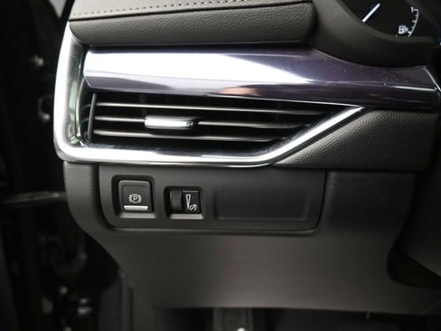 Used 2023 Cadillac XT4 Luxury w/ Cold Weather Package image 9