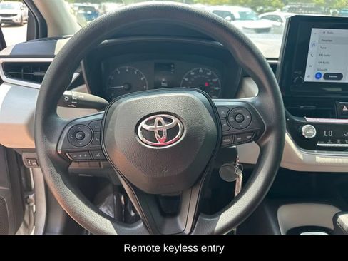 Used 2025 Toyota Corolla LE FWD image 7