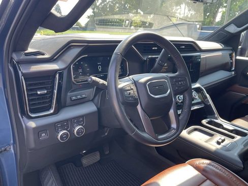 Used 2024 GMC Sierra 2500 Denali Ultimate AWD/4WD image 10