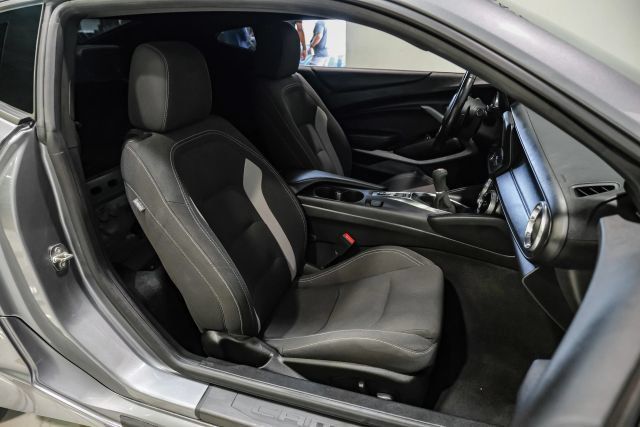 Used 2021 Chevrolet Camaro LT RWD image 29