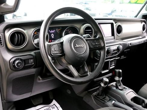 Used 2023 Jeep Wrangler Sport AWD/4WD image 9