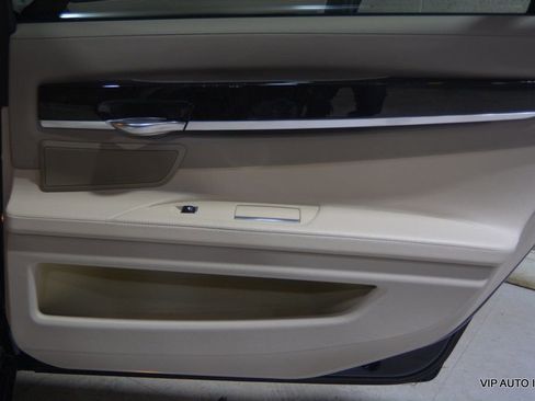 Used 2014 BMW 750Li xDrive image 10
