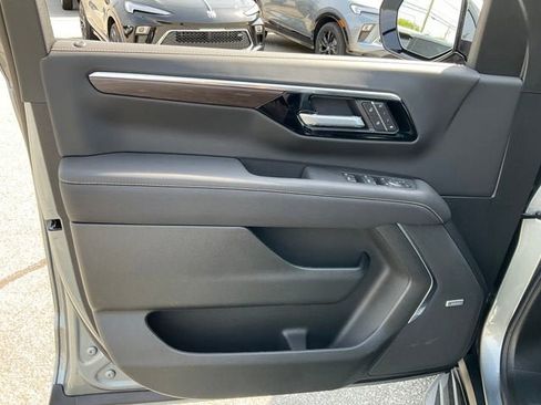 New 2026 Chevrolet Tahoe Premier w/ Sun And Tow Package AWD/4WD image 4