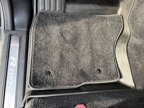 Used 2023 Land Rover Discovery S R-Dynamic image 18