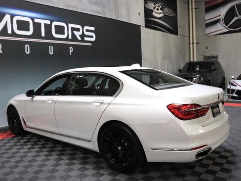 Used 2016 BMW 740i image 4
