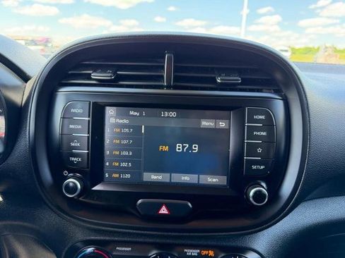 Used 2020 Kia Soul LX FWD image 16
