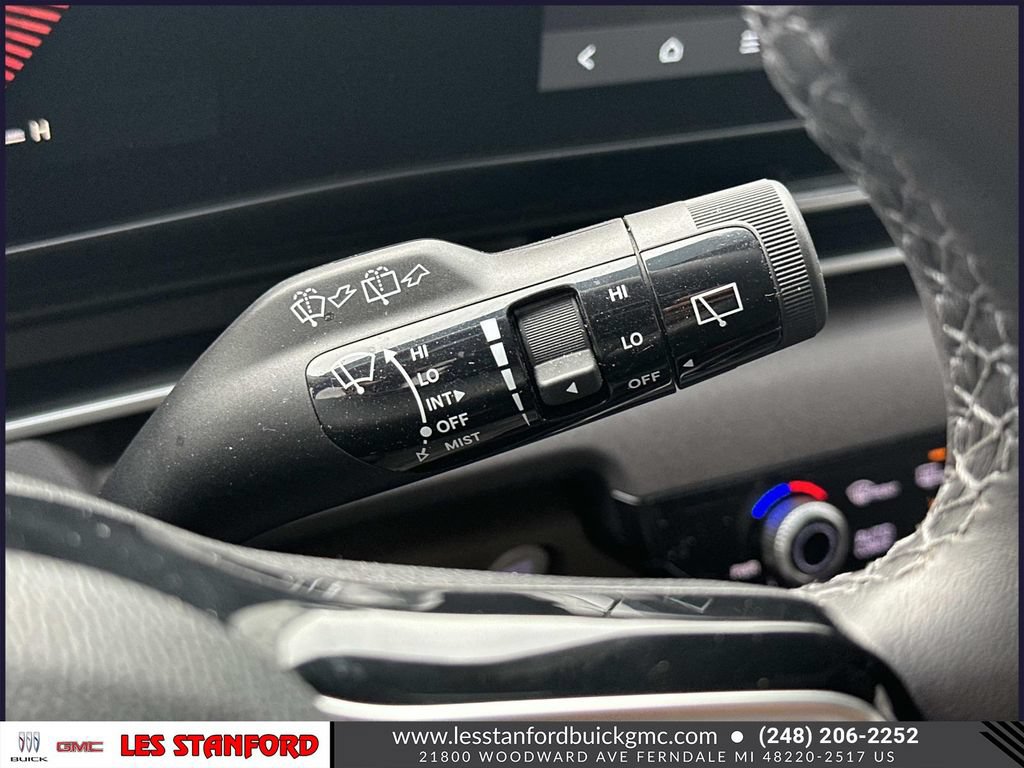 Used 2025 Kia Carnival EX FWD image 25