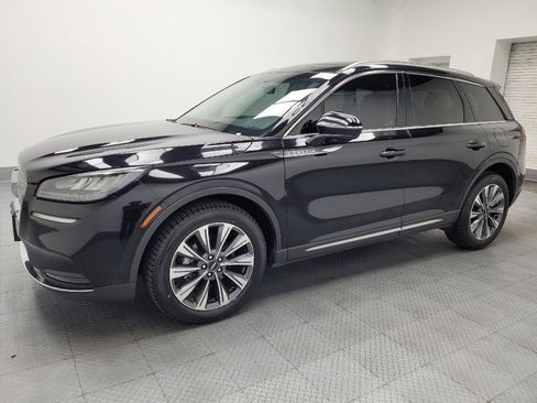 Used 2020 Lincoln Corsair Reserve w/ Rear Removable Package Tray FWD image 2