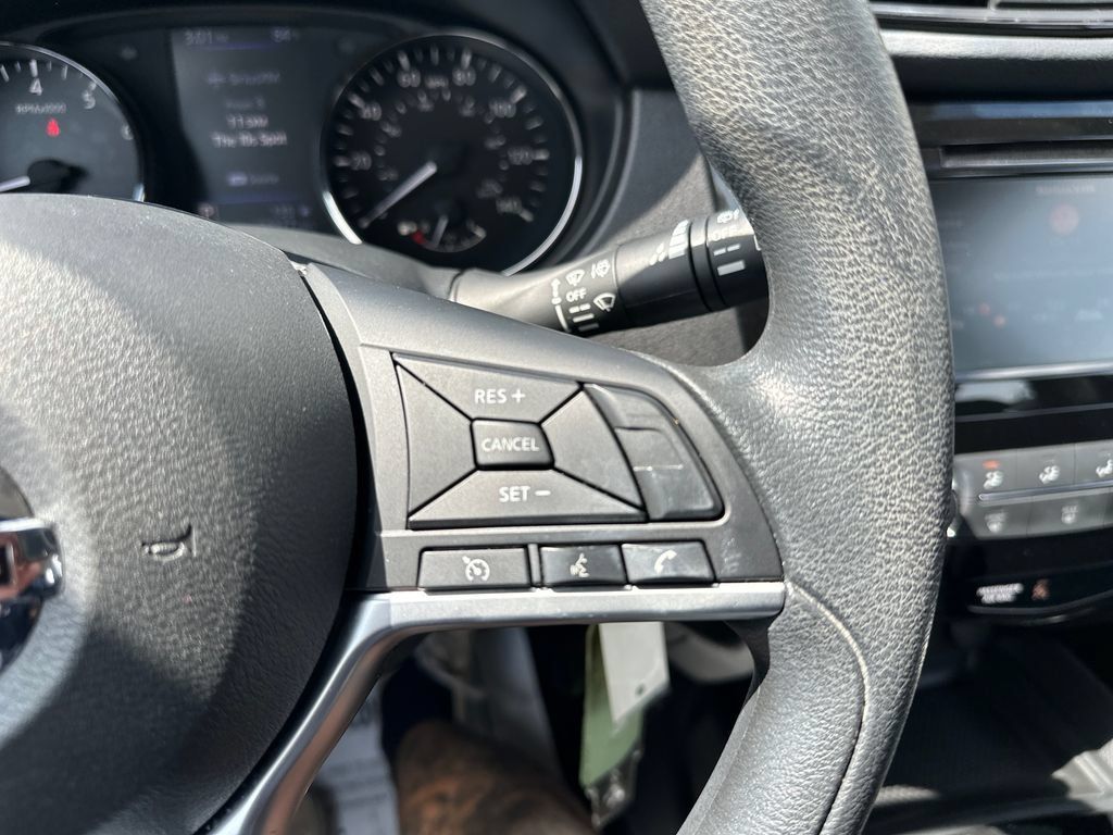 Used 2020 Nissan Rogue S FWD image 15