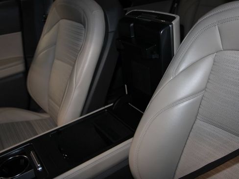 Used 2025 Lincoln Nautilus Reserve AWD/4WD image 25