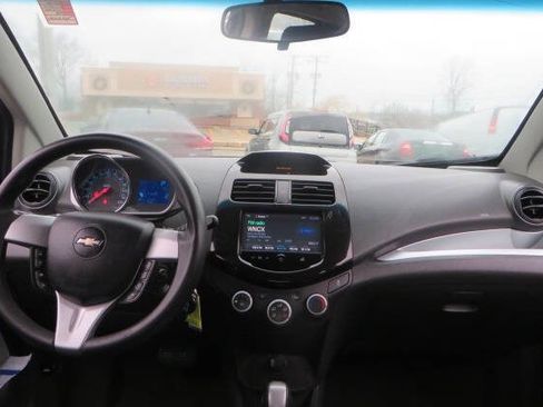 Used 2015 Chevrolet Spark LT image 40