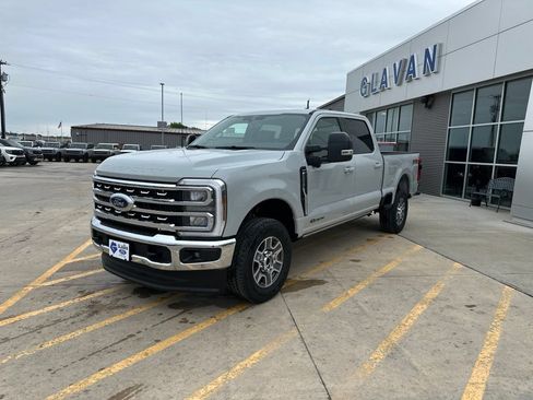 New 2026 Ford F250 Lariat w/ Lariat Ultimate Package AWD/4WD image 3