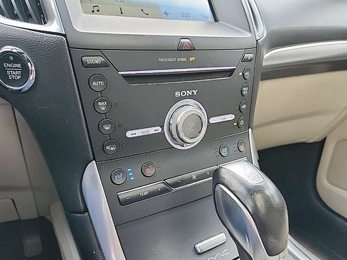 Used 2017 Ford Edge Titanium w/ Equipment Group 301A FWD image 12
