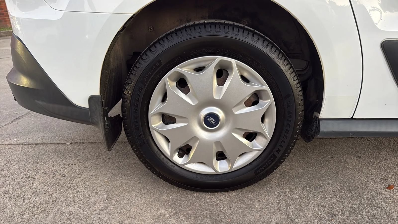 Used 2018 Ford Transit Connect XLT FWD image 21