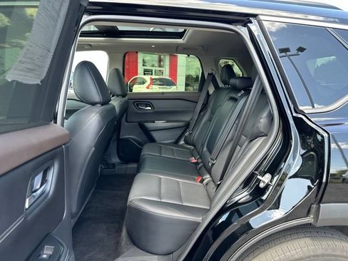 Certified 2023 Nissan Rogue SV w/ SV Premium B Package AWD/4WD image 19