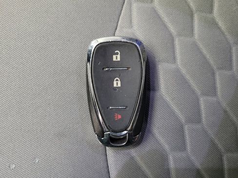 Used 2019 Chevrolet Equinox LS FWD image 32