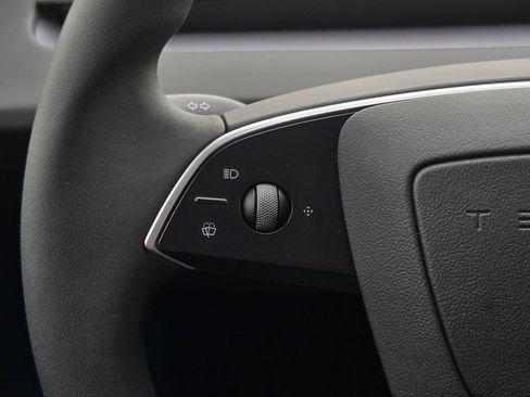 Used 2026 Tesla Model Y AWD image 23