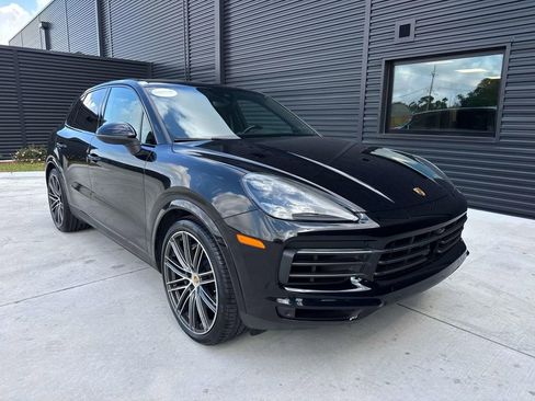 Certified 2023 Porsche Cayenne S Platinum AWD/4WD image 9