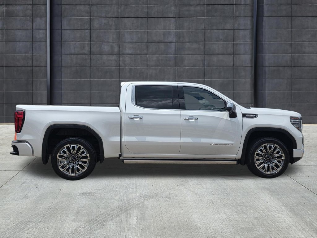 Used 2024 GMC Sierra 1500 Denali Ultimate AWD/4WD image 4