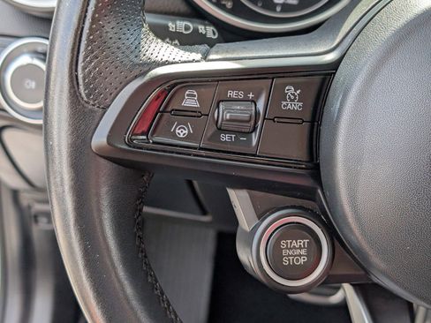 Used 2023 Alfa Romeo Giulia Veloce image 29