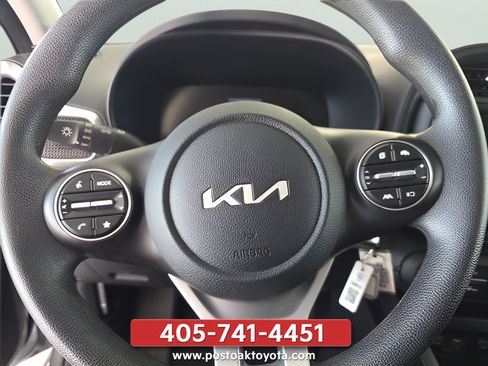 Used 2025 Kia Soul LX w/ LX Technology Package FWD image 14
