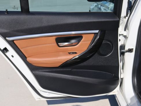 Used 2017 BMW 330i Sedan image 19