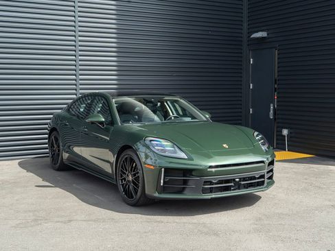 Certified 2025 Porsche Panamera 4 AWD/4WD image 7