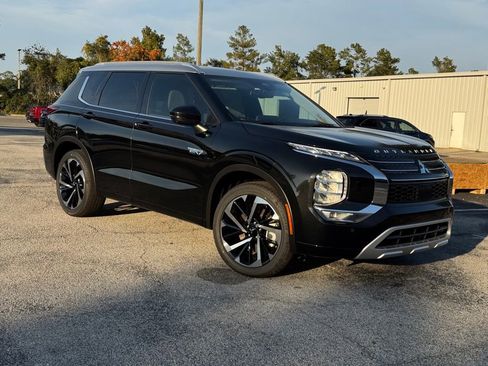 New 2025 Mitsubishi Outlander SEL image 8