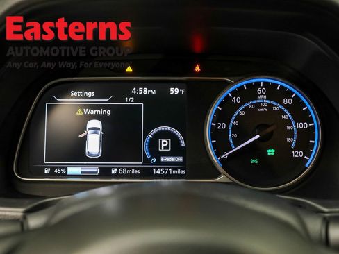 Used 2023 Nissan Leaf S image 17