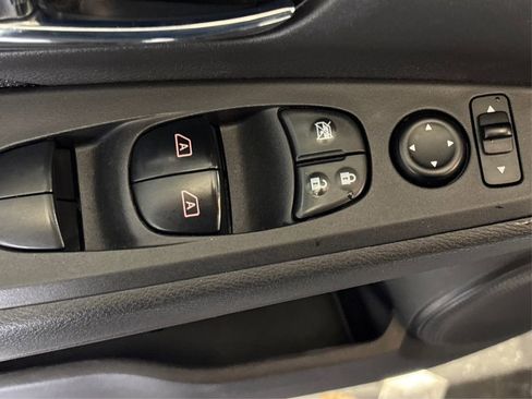 Used 2024 Nissan Kicks SV image 29