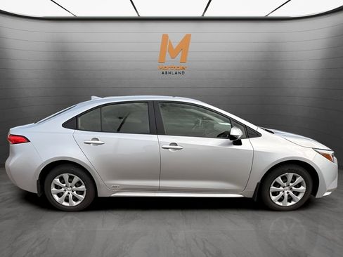 Used 2026 Toyota Corolla LE AWD/4WD image 6
