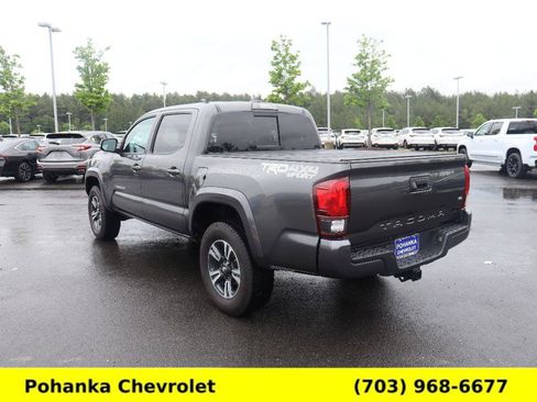 Used 2019 Toyota Tacoma TRD Sport AWD/4WD image 5