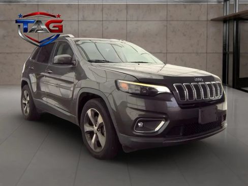Used 2019 Jeep Cherokee Limited AWD/4WD image 1