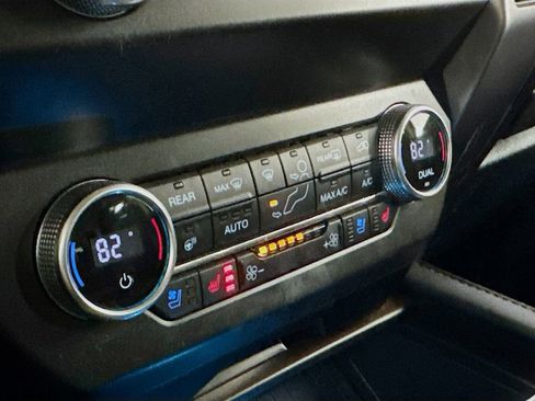 Used 2021 Ford Expedition Platinum image 16