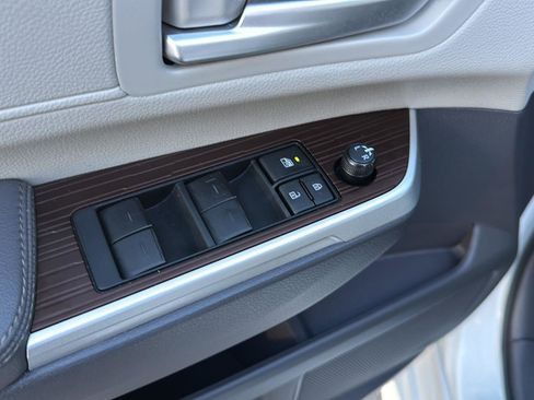 Certified 2023 Toyota Sienna XLE image 28