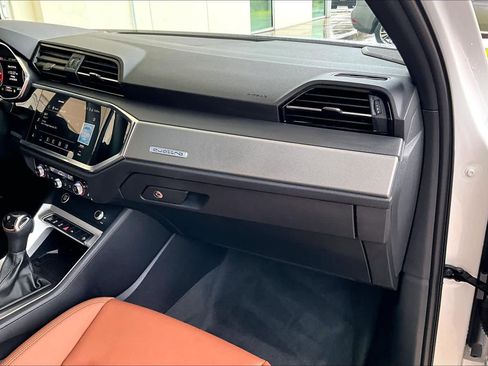 Used 2025 Audi Q3 2.0T Premium Plus AWD/4WD image 19