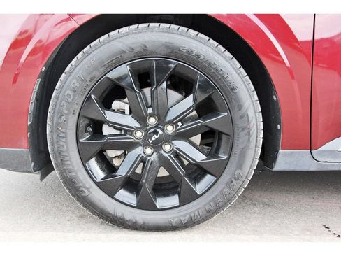 Used 2024 Kia Carnival SX Prestige FWD image 38