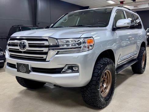 Used 2016 Toyota Land Cruiser AWD/4WD image 17