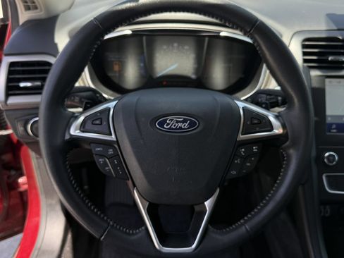 Used 2019 Ford Fusion SE w/ Equipment Group 151A FWD image 11