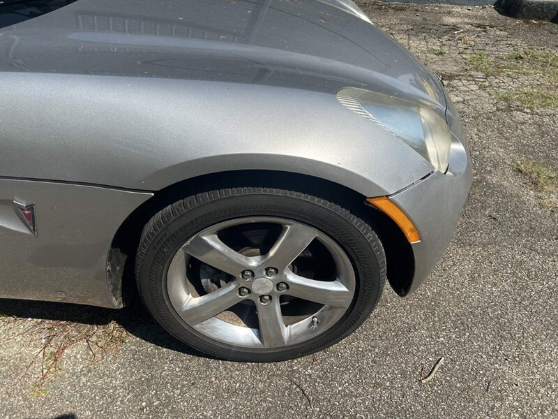 Used 2008 Pontiac Solstice Convertible w/ Premium Package RWD image 15