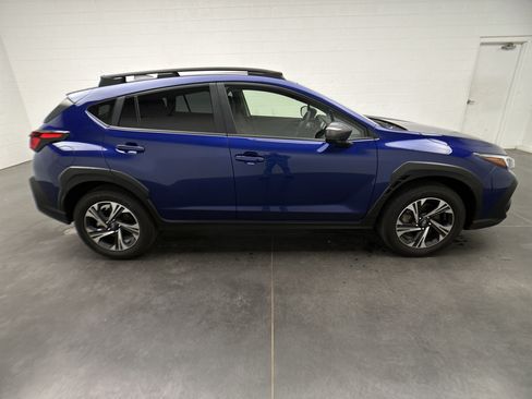 Used 2025 Subaru Crosstrek 2.5i Premium AWD/4WD image 9