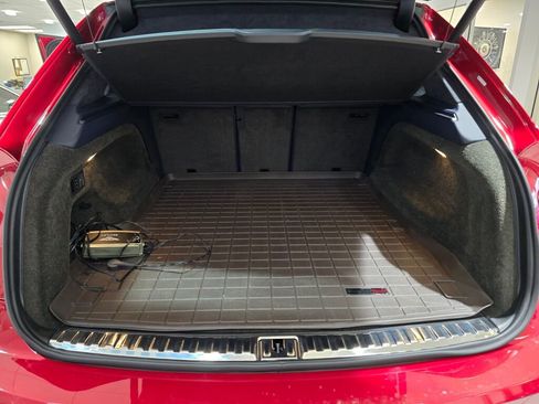 Used 2022 Bentley Bentayga image 9