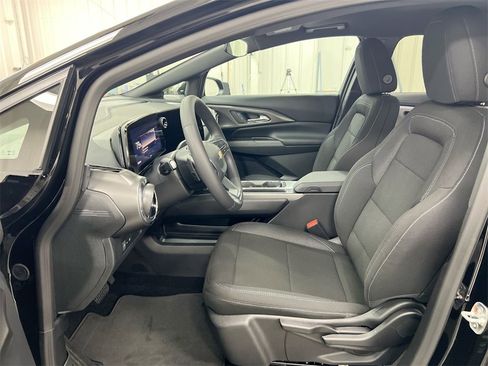 New 2026 Chevrolet Equinox EV LT image 19